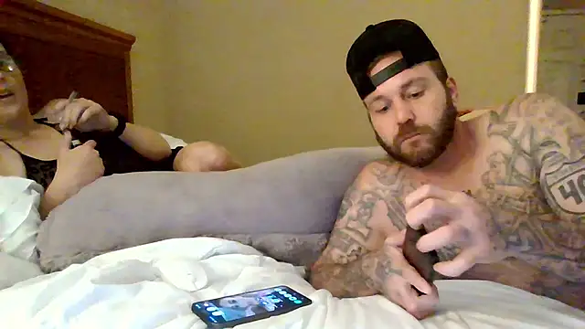 RaynLiz live sex cam