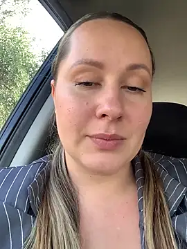 Mona_Plus live sex cam