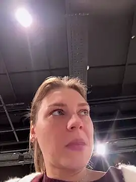 ValenciaShock live sex cam