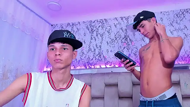 boyswantingplay live sex cam