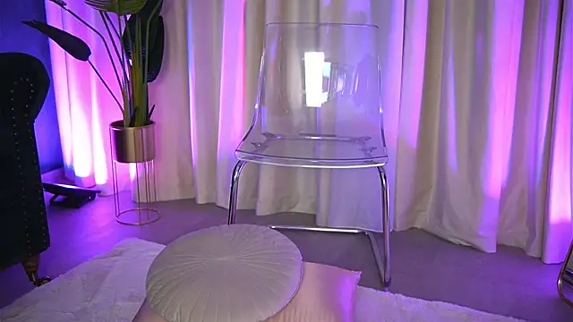 FoxieJullia live sex cam