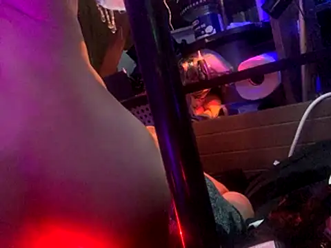 gurlnips live sex cam