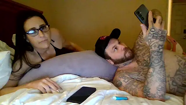 RaynLiz live sex cam
