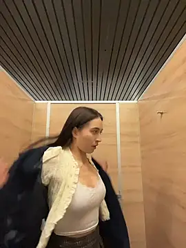 Holly_Play live sex cam