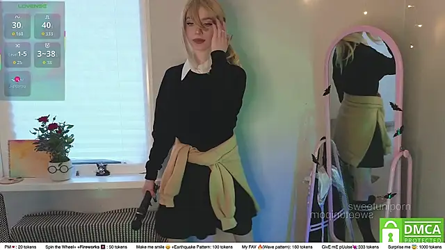 sweetuniporn live sex cam