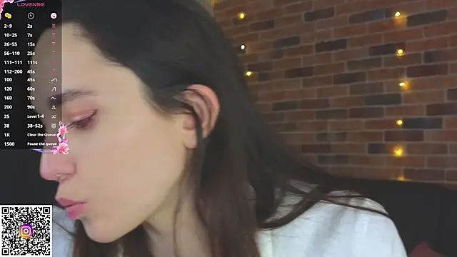 SoftieDream live sex cam