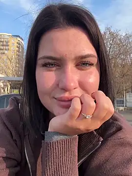 KikiWatson live sex cam