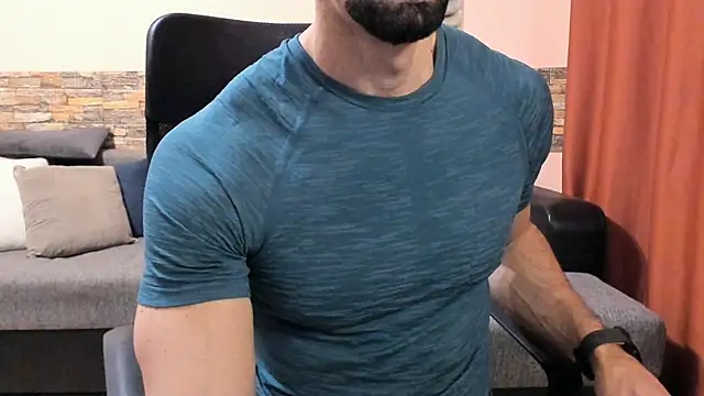 HotHunkTrainer live sex cam