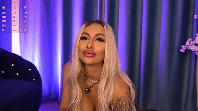 GoldenAmber live sex cam