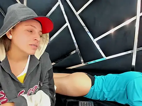 Alyssa_Noah live sex cam