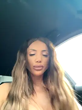 NicollleDiamondd live sex cam