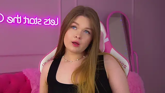 CrystalLyons live sex cam