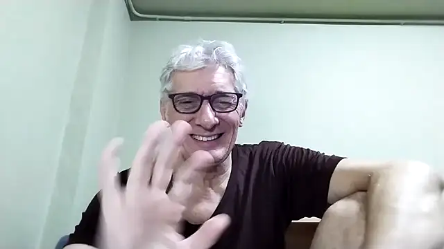 BIGUNCUTHARDCOCK live sex cam