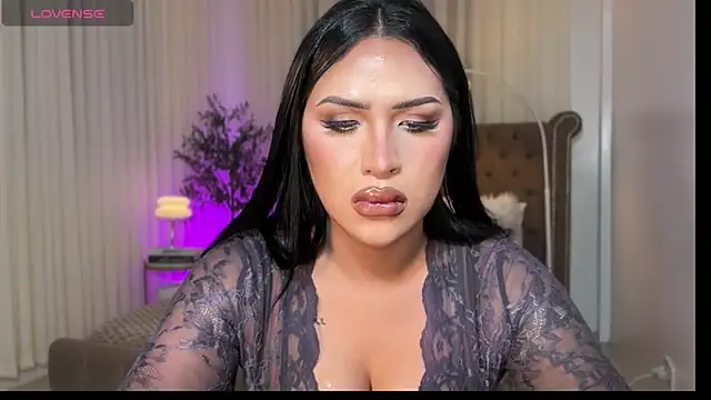 Your_Majesty_Tyra live sex cam