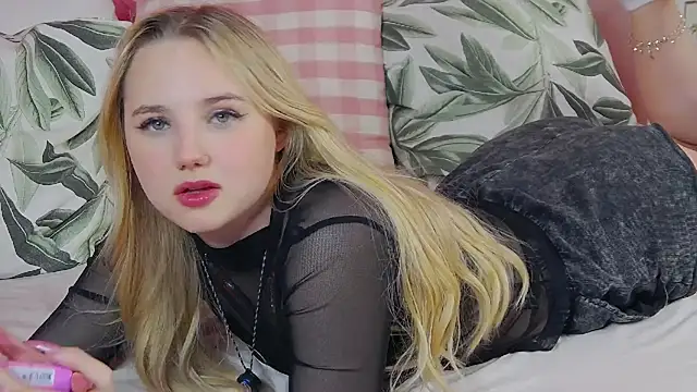 Sky_Cutie live sex cam