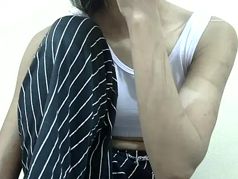 Anu_tiny live sex cam