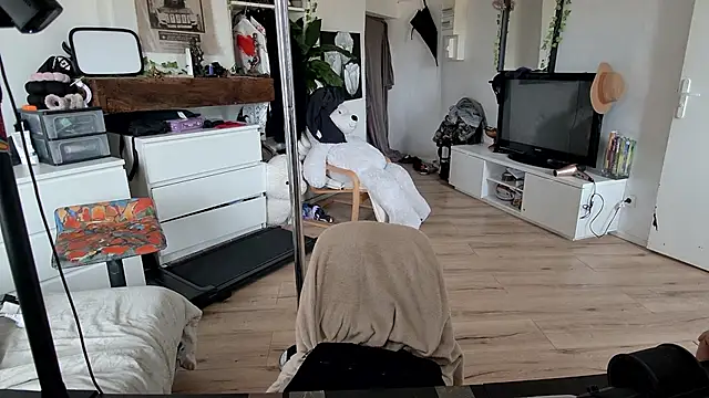 CeriseLapine live sex cam