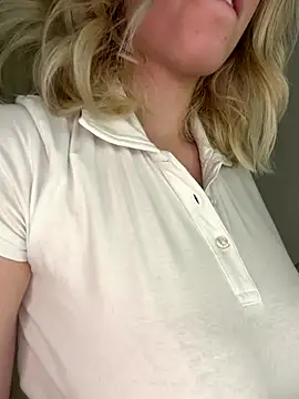 HoneyRay live sex cam