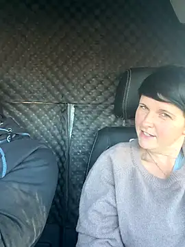 Reggie_roxie live sex cam