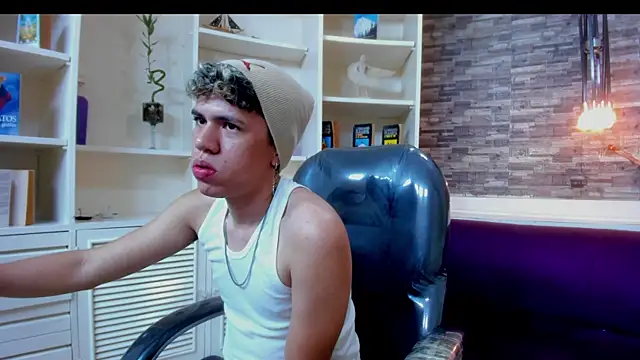 PoisonGuys live sex cam