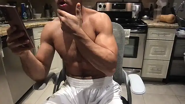 BigGuyMuscle live sex cam