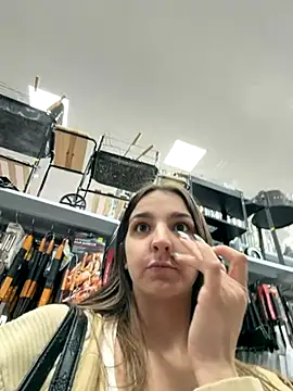 DoriDeluxe66 live sex cam