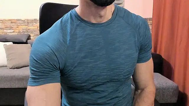 HotHunkTrainer live sex cam