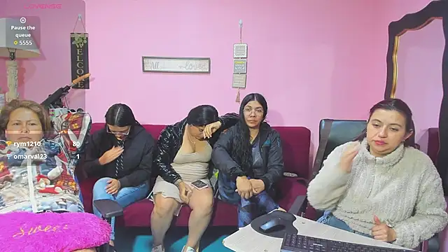 lesbiancuple live sex cam