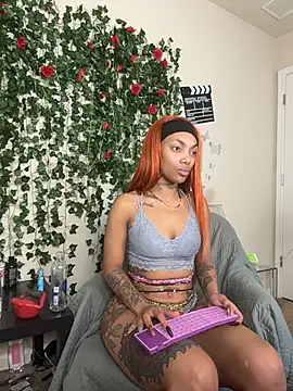 butterflybootyy live sex cam