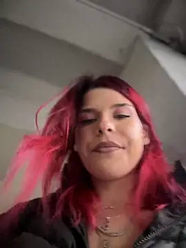 RiriRoseey live sex cam