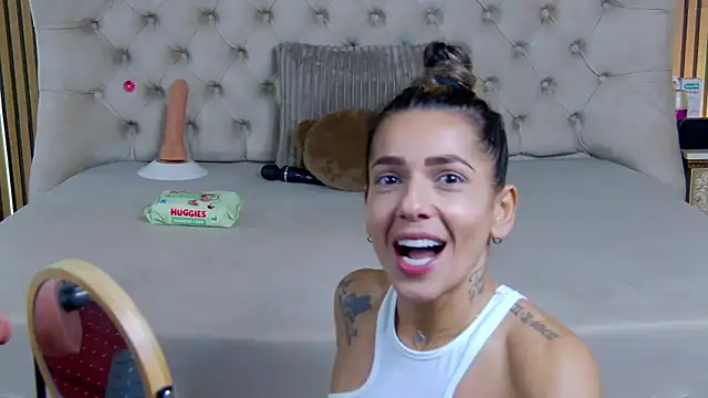 PlayfulShow live sex cam