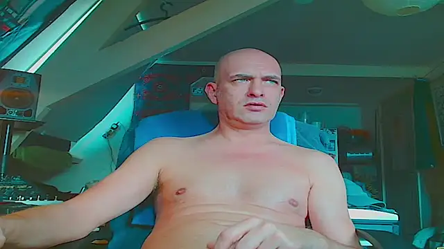 maxhard77 live sex cam