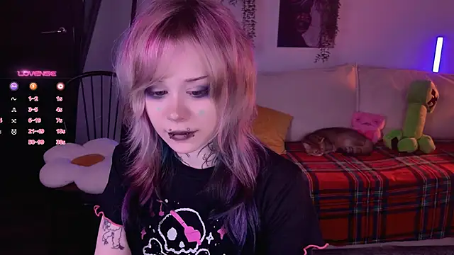 Lollyshy live sex cam
