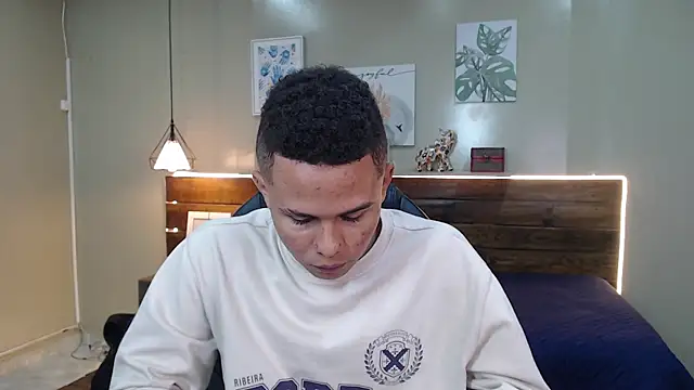 Liams18 live sex cam