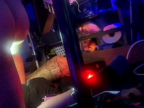 gurlnips live sex cam