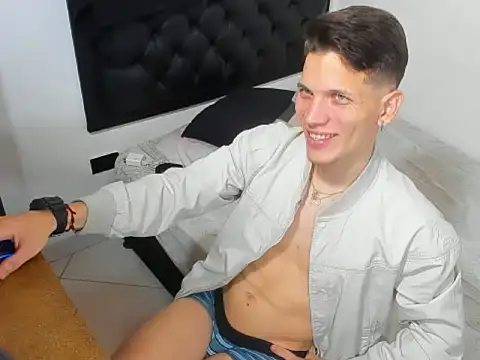 kevinkewman live sex cam