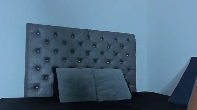 NikkiStarrr live sex cam