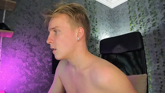 AlexxSweet live sex cam