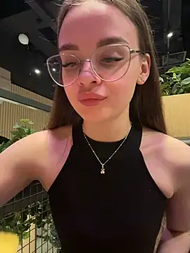 KristiRich live sex cam