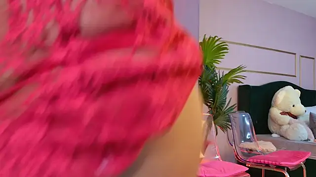 KirraWhite live sex cam