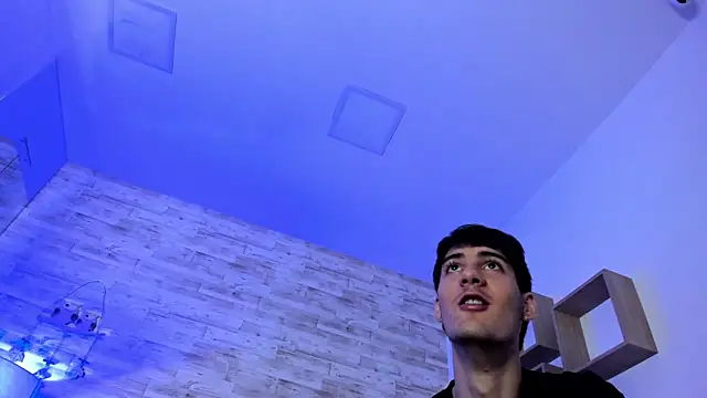 Emir_Ozan_ live sex cam