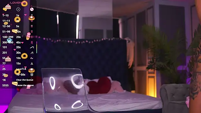 MissKiarra live sex cam