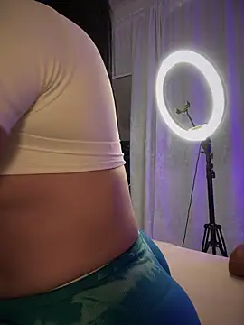 Natural_BIGASS_Nina live sex cam