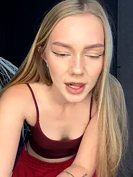 MilaMoone live sex cam