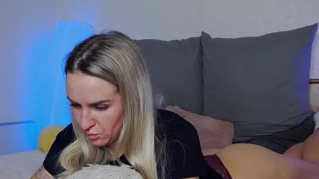 SofiJames live sex cam