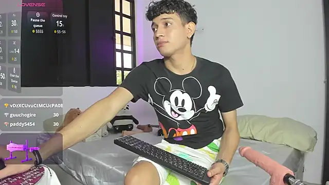 Benjamin_Buster live sex cam