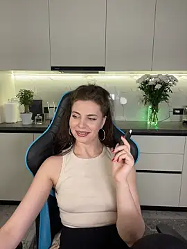 CurlyLara live sex cam