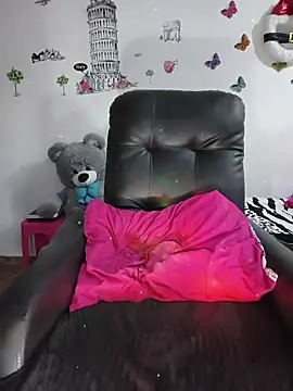 Gabilicious25 live sex cam