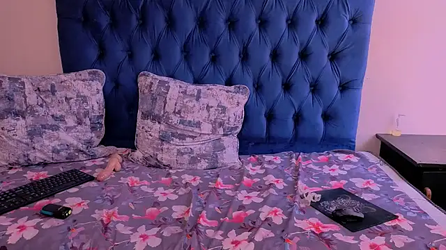 IndianSapphireX live sex cam