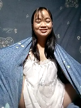 Noelle-e live sex cam